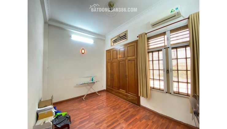 Bán nhà Út Tịch, Hoàng Văn Thụ, Tân Bình, 4.8x14, 1 trệt 2 lầu sân thượng, 11.x tỷ.